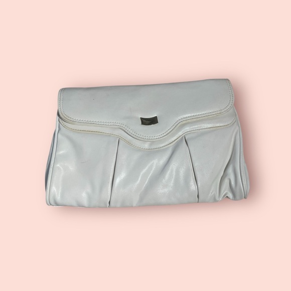 Elegant Off White Clutch Bag From the 80’s - Picture 1 of 9